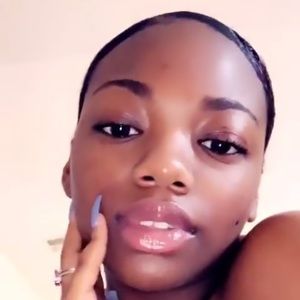 Meet your Posher, Auria